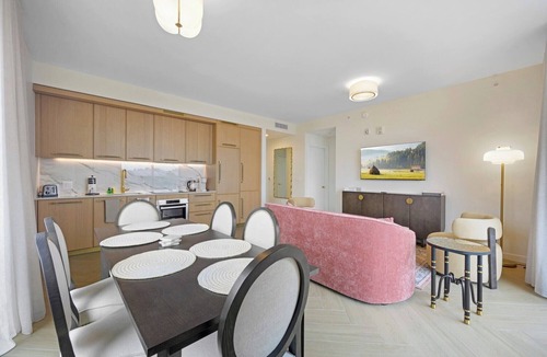 Wynwood Art District Apartment | Chic 2BR + Sofa Bed at Heart of Wyndwood close to FIFA Fan Fest