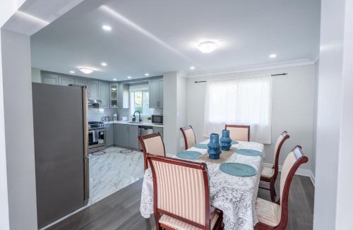 Brampton House | Chic and Cozy 5 Bedroom House