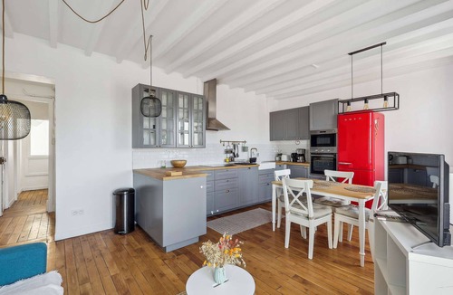 Les Puces de Saint-Ouen Apartment | Chic apart great view of Paris