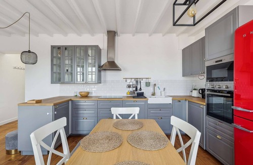Les Puces de Saint-Ouen Apartment | Chic apart great view of Paris