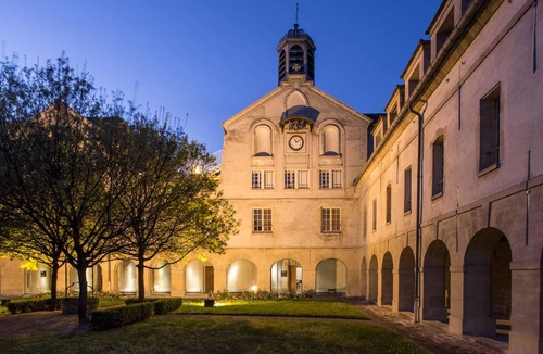 Les Puces de Saint-Ouen Apartment | Chic apart great view of Paris