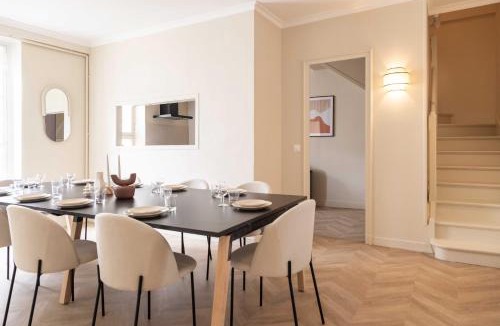 15th Arrondissement Apartment | Chic Apartment - 5BR - 10P - Grenelle - Eiffel Tower