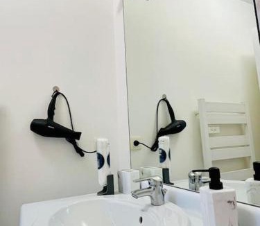 Le Bourget Apartment | Chic Appartement Design et Securise avec parking, Proche Paris I CDG