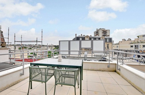 Le Bois Porte de Nogent Apartment | Chic Duplex with Rooftop -3BD/6P- Nogent-sur-Marne