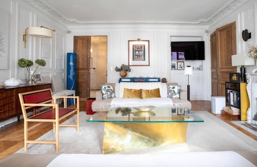 Champs-Elysees Apartment | Chic Flat 2 Rooms Georges V