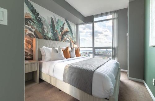 Fort York Apartment | Chic Fort York Haven Lake Views & City Pulse