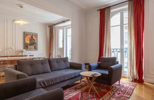Grenelle Apartment | Chic Grenelle | 3 Bedroom Apartment in Paris