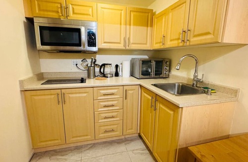 Brampton House | Chic & Private One-Bedroom Unit