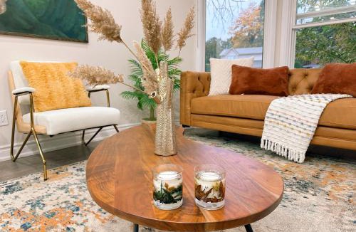 Newmarket Apartment | Chic, Spacious Newmarket Home off Yonge St
