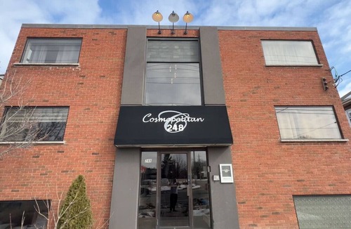 South London Apartment | Chic Stay in Wortley – Walk to Downtown & Parks