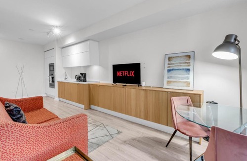 CityPlace Apartment | Chic Toronto Suite