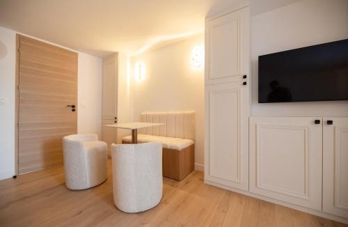 Chaussee-d'Antin Apartment | CIA - Modern Flat, Galeries Lafayette