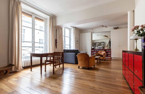 Saint-Thomas-d'Aquin Apartment | City Break In Saint-Germain-des-Prés, by Veeve