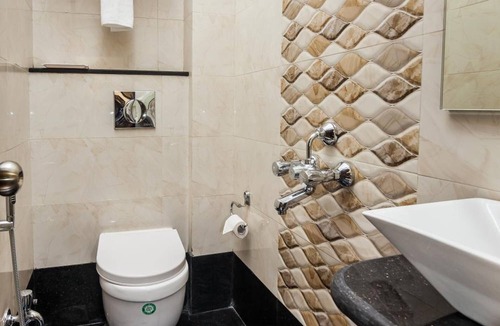 Dadar East House | City Guest House