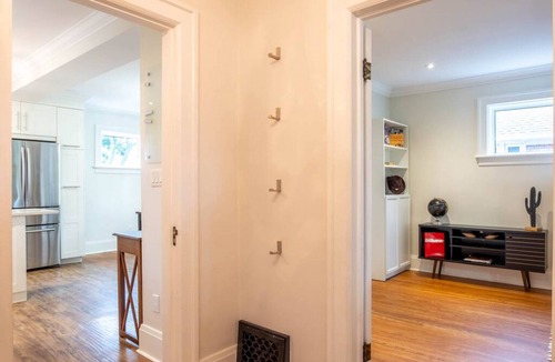 Rosemount House | Class Meets Character - Fast Internet & Comfy Beds