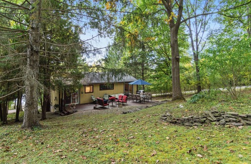 Town of Jerusalem Cottage | Classic Keuka Lake Cottage on the Bluff! Walk-in lake frontage!