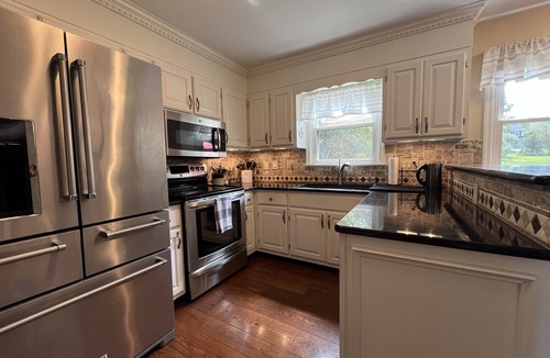 Boalsburg House | Clean, Comfortable, Close to Campus in a Quiet Neighborhood
