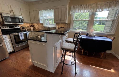 Boalsburg House | Clean, Comfortable, Close to Campus in a Quiet Neighborhood