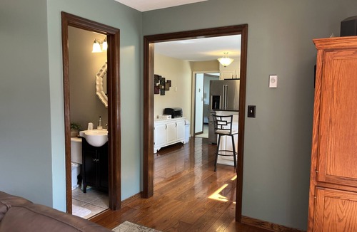Boalsburg House | Clean, Comfortable, Close to Campus in a Quiet Neighborhood