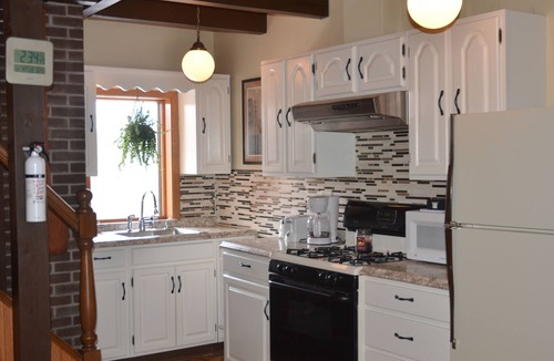 Bairdford Cabin | Clean, Fox Chapel Area, 20 Minutes from Downtown Pittsburgh