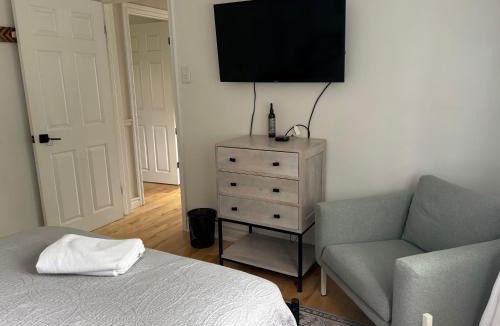 Rexdale House | Clearbrooke Gem- Bright Private Bedroom close to YYZ