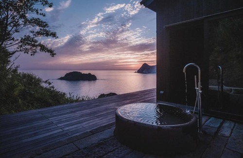 Minamiizu Villa | Cliff Cabin, Architect-Restored, Ocean Views