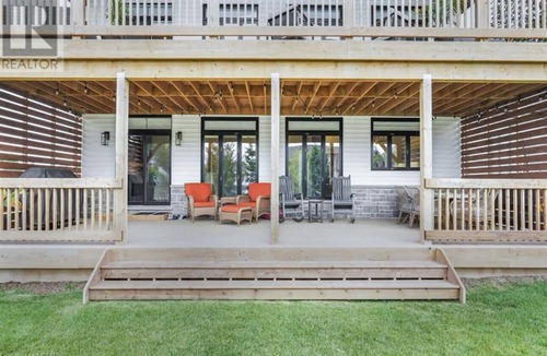 Dashwood House | Cliff Side Beach House (Private Beach)