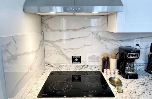 Franklin Square Apartment | Close to NYC/Parking/Pet-Friendly/FREE WI-FI