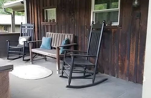 Petersburg Cabin | Close to Penn State & Whipple's Dam - HOT TUB & Pet Friendly!