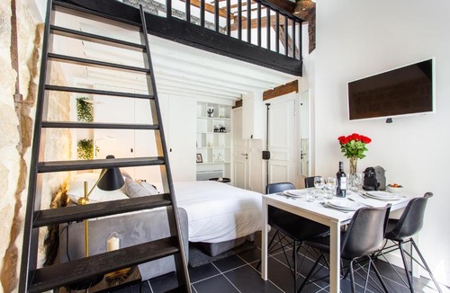 9th Arrondissement Apartment | CMG Moulin Rouge - Rue des Martyrs F