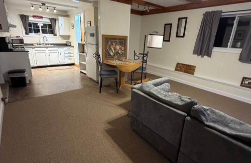 West Eaton House | Cold Spring Farm Milk House Apt.- Colgate & Hamilton College