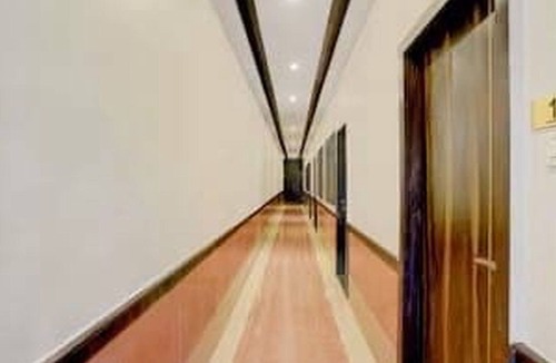 Sakinaka House | Collection O Asalpha Metro Station