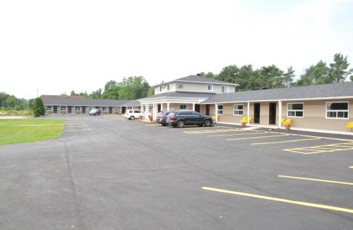 Tay Valley Hotel | Colonial House Motor Inn