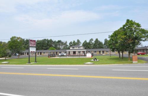 Tay Valley Hotel | Colonial House Motor Inn