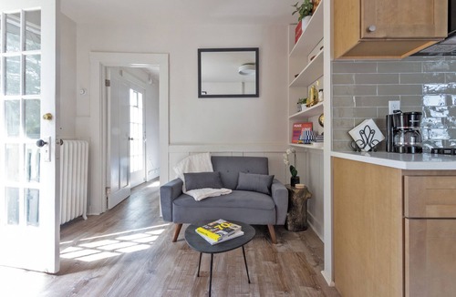 Woodstock Apartment | Colorful Modern Hideaway In Downtown Woodstock - AC & WiFi