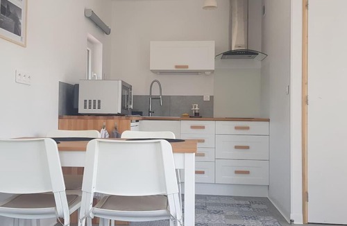 Coupvray Apartment | Come à la maison!