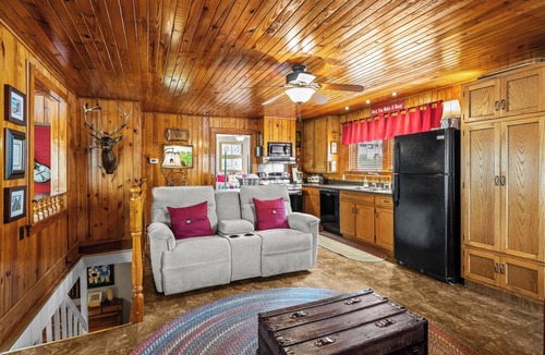 Clanton House | Come Relax @ The Hideaway Lakehouse - Walnut Creek, Lake Mitchell, Clanton - AL