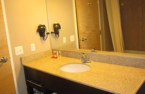 Monmouth Junction Hotel | Comfort & Affordability Near Major Highways | 3 Units