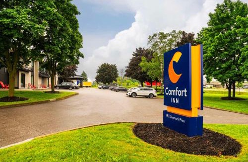 Guelph Hotel | Comfort Inn