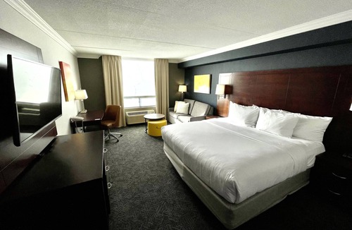 Etobicoke Hotel | Comfort Inn & Conference Centre Toronto Airport