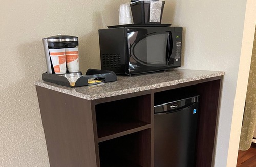 Connellsville Hotel | Comfort Inn Connellsville Riverview