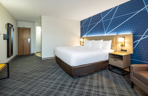 Barrie Hotel | Comfort Inn & Suites Barrie