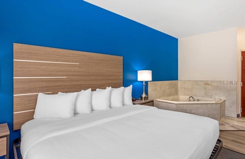 Harrisburg Hotel | Comfort Inn & Suites Harrisburg-Hershey North