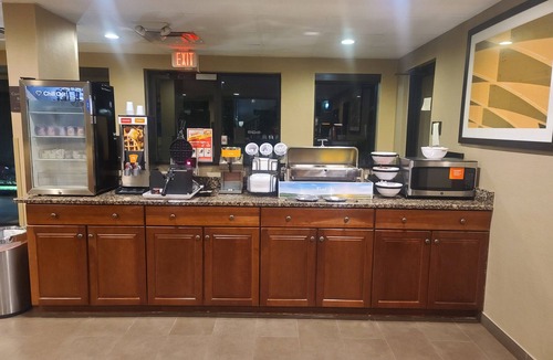 Leeds Hotel | Comfort Inn & Suites Leeds I-20