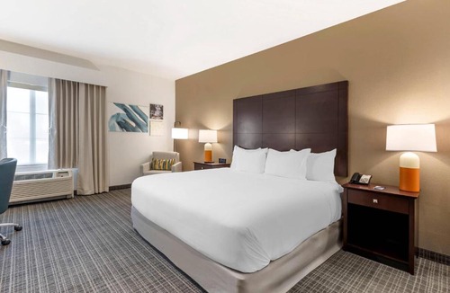 Verona Hotel | Comfort Inn & Suites Verona at Turning Stone Resort Casino