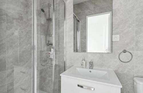 Silly-Gallieni Apartment | Comfort & Light in Boulogne I 10 Min to Paris Metro