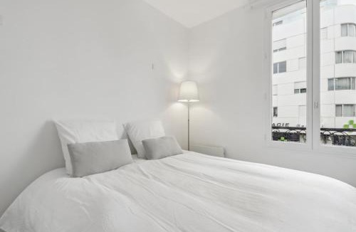 Silly-Gallieni Apartment | Comfort & Light in Boulogne I 10 Min to Paris Metro