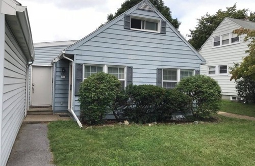 State College House | Comfort & Proximity to Downtown and Penn State (STR22-00040)