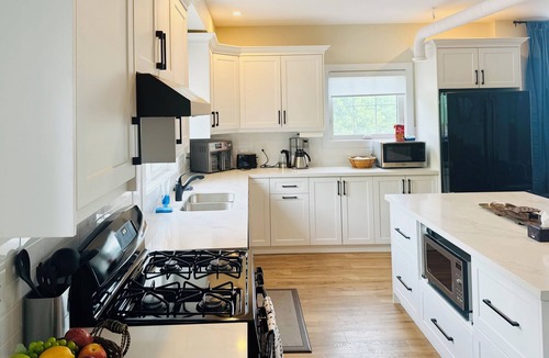 Burk's Falls Apartment | Comfort Stay–2B1B @ Burk’s Falls