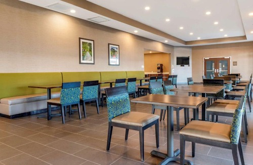 Camp Hill Hotel | Comfort Suites Camp Hill-Harrisburg West